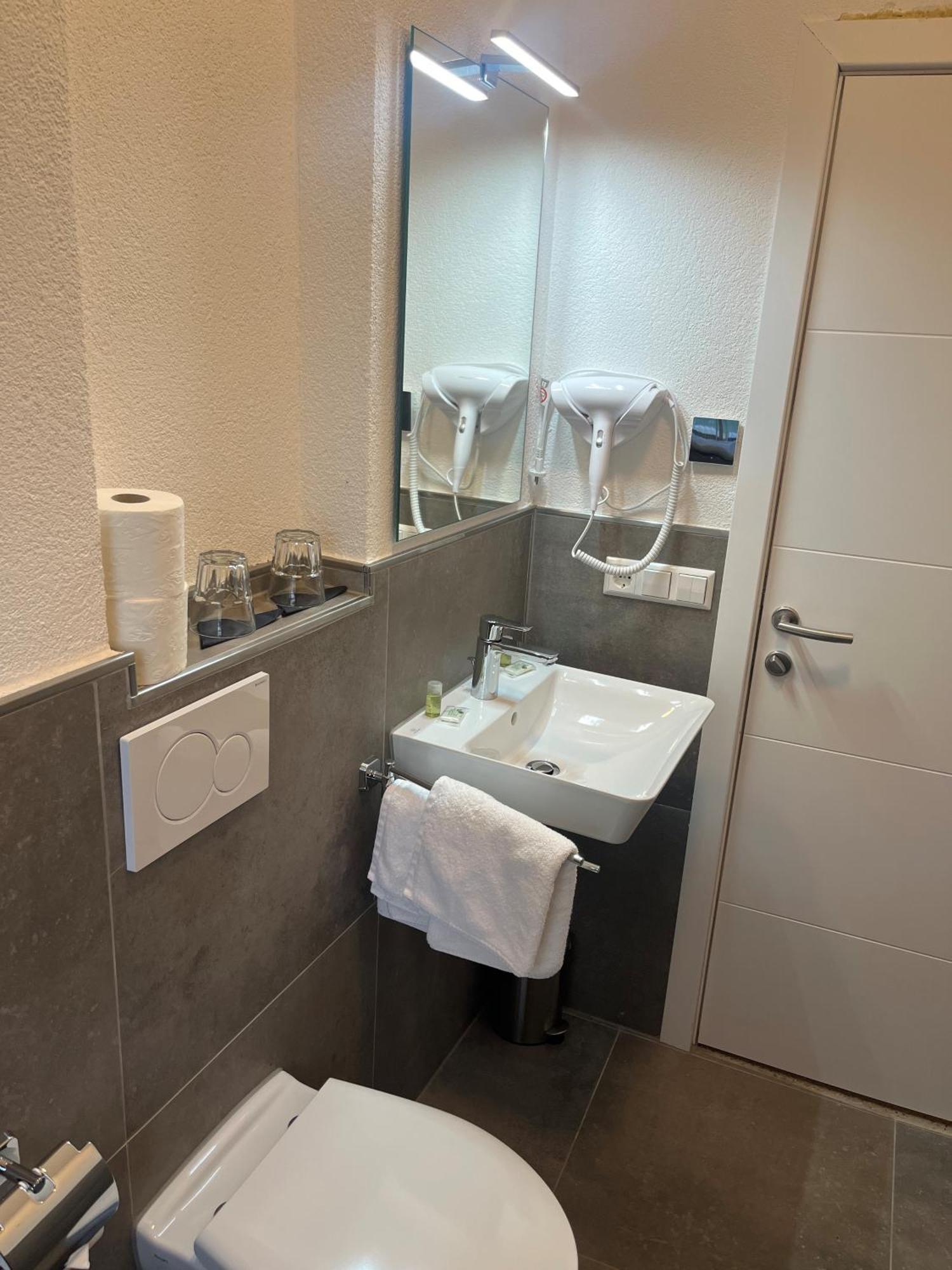 Hotel Seeadler Friedrichshafen Exterior foto